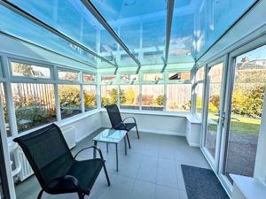 KINGS HEAD COURT- click for photo gallery